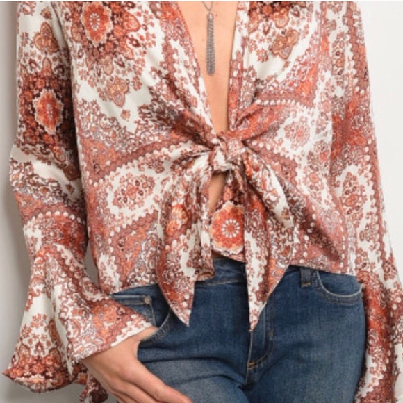 💕1 LEFT💕Sexy Boho Print Tie Front Top - Picture 3 of 8